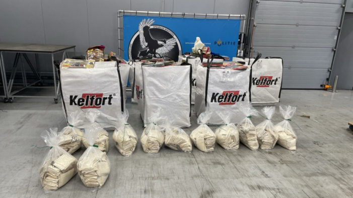 Vier arrestaties bij loods Zaandam na vondst bijna 350 kilo heroïne